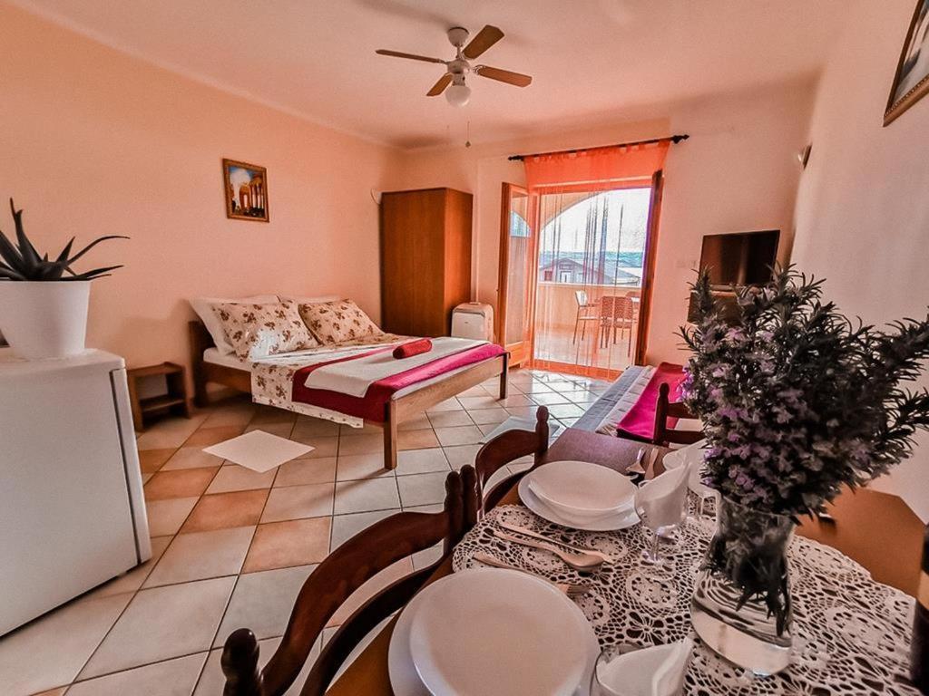 Apartments Rukelj Карлобаг Экстерьер фото