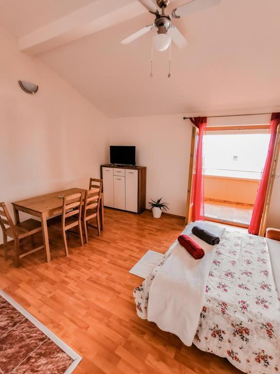 Apartments Rukelj Карлобаг Экстерьер фото